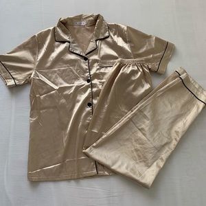 Women's silky pajamas set